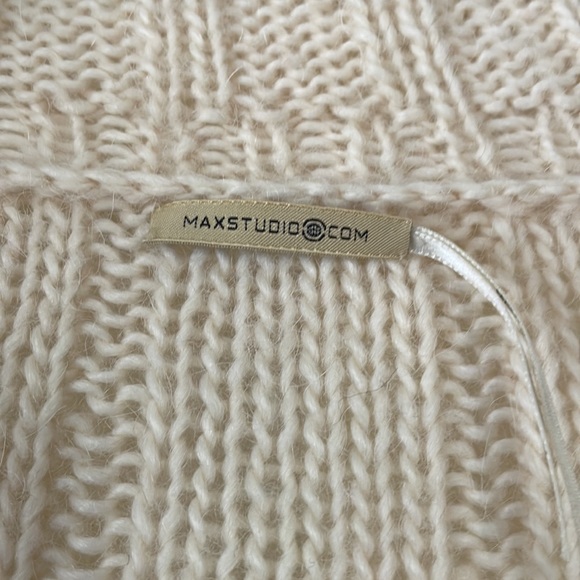 Brand new Max Studio hand knitted cardigan, Size Large. - Picture 5 of 6